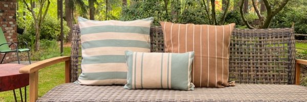 Pillow Perfect: A Guide to Selecting Throw Pillows for a Stylish Space - MDRNX